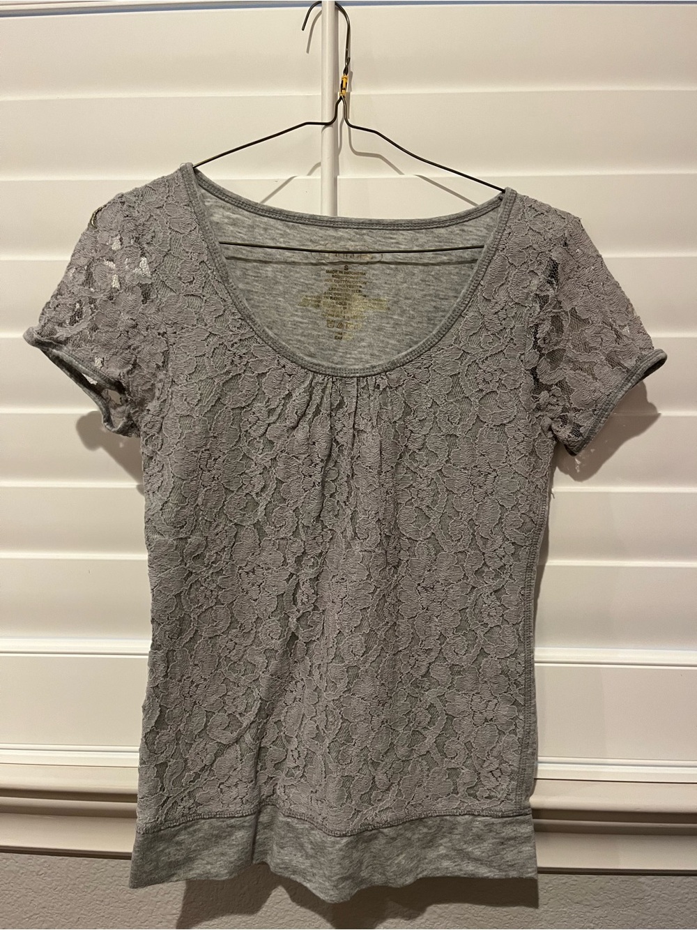 Maurices Gray Floral Lace Short Sleeve Top Scoop Neck Tee Size S